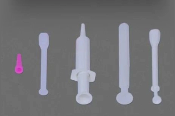 Plastic applicators